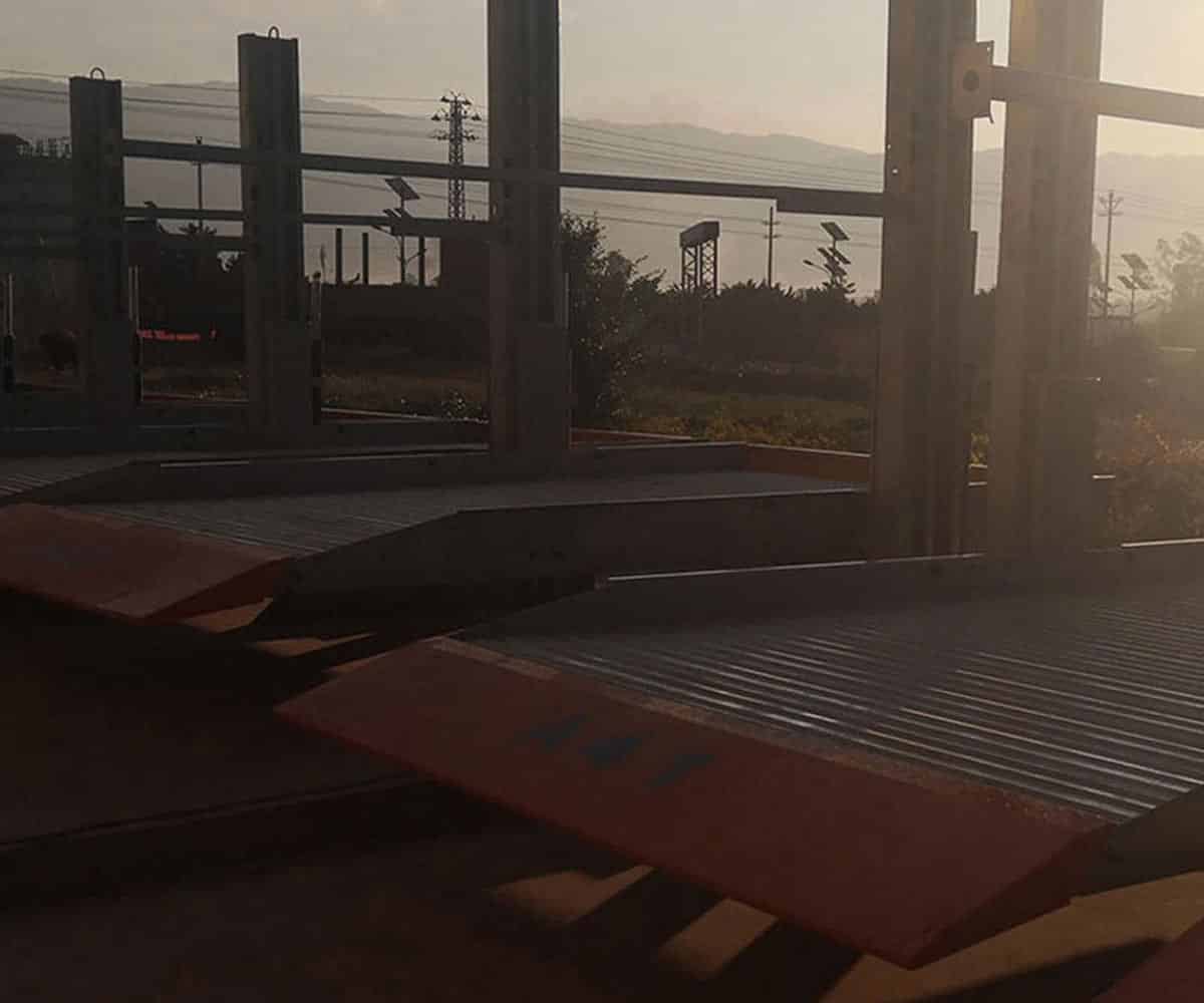 云龍縣升降平移式立體停車場過驗收