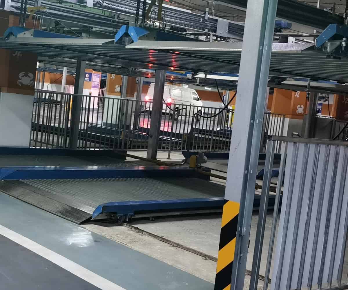 兩柱簡易升降機械式停車庫短租